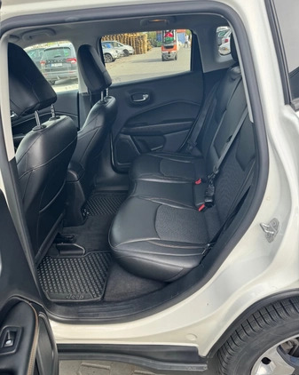 Jeep Compass cena 75500 przebieg: 58000, rok produkcji 2018 z Toruń małe 22